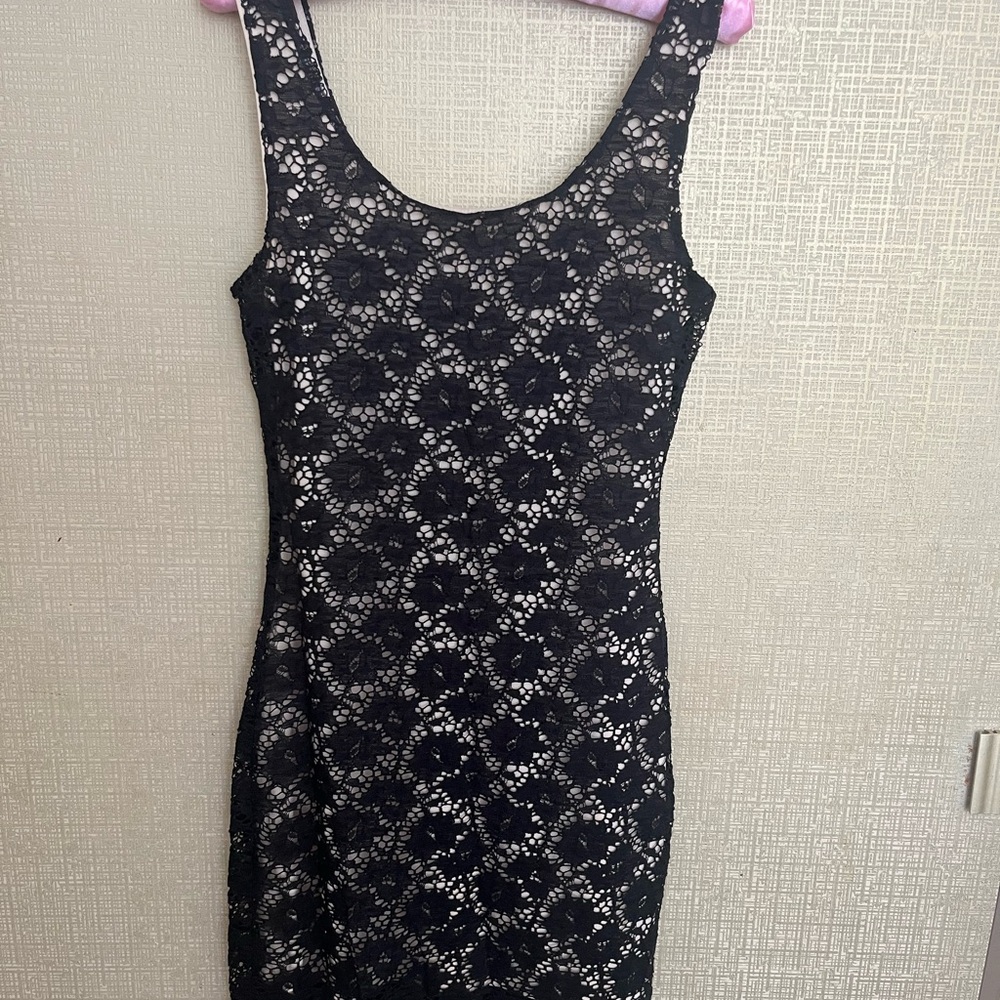 Socialite Black Lace Midi Dress